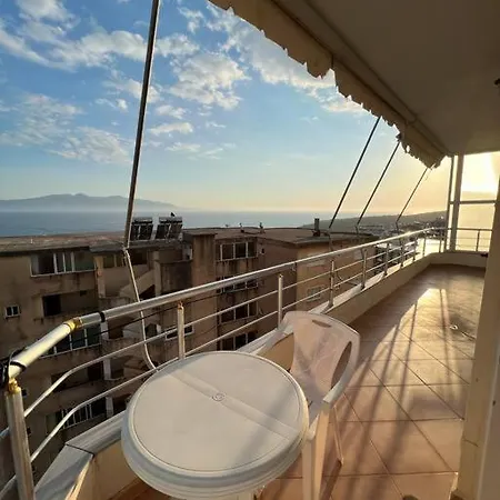 Deep Blue Apts 6/6 *